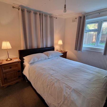 Beautiful Double Room In Acton, West Londra Dış mekan fotoğraf